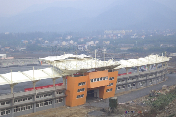 膜結(jié)構(gòu)體育看臺(tái)雨棚翻修-深圳市燁興膜結(jié)構(gòu)工程有限公司 膜結(jié)構(gòu)體育看臺(tái)雨棚翻修.jpg