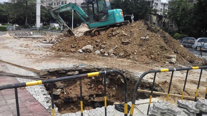 景觀膜結(jié)構(gòu)基礎(chǔ)施工-燁興膜結(jié)構(gòu) 景觀膜結(jié)構(gòu)基礎(chǔ)施工.jpg