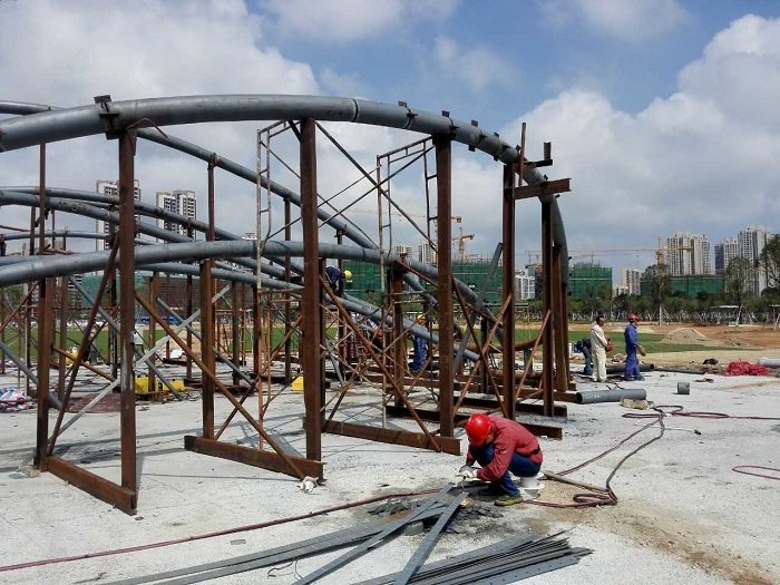 膜結(jié)構(gòu)大門鋼構(gòu)安裝-燁興膜結(jié)構(gòu) 膜結(jié)構(gòu)大門鋼構(gòu)安裝.jpg