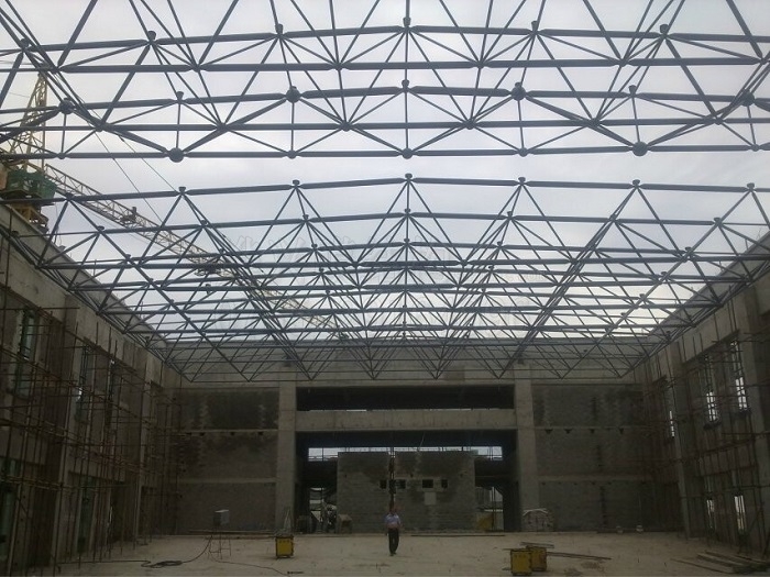 鋼結(jié)構(gòu)網(wǎng)架遮陽棚-深圳市燁興膜結(jié)構(gòu)工程有限公司 鋼結(jié)構(gòu)網(wǎng)架遮陽棚9.jpg