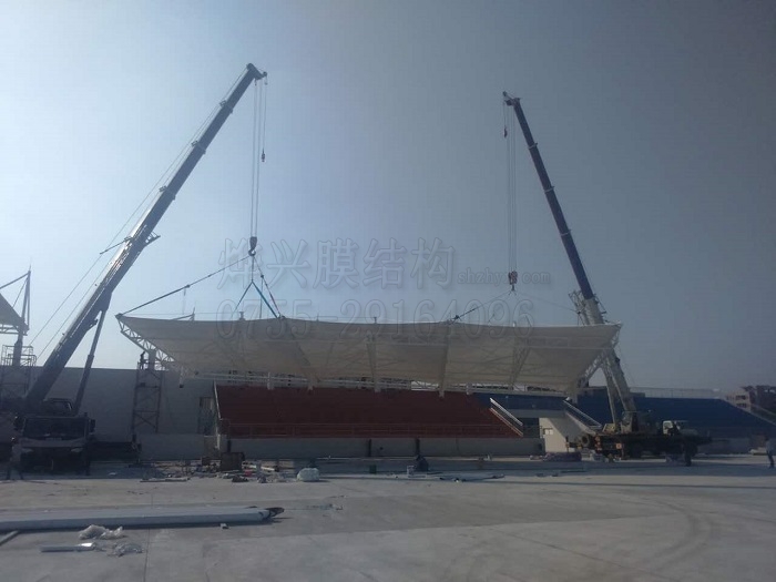 膜結(jié)構(gòu)冬季施工-燁興膜結(jié)構(gòu) 膜結(jié)構(gòu)冬季施工.jpg